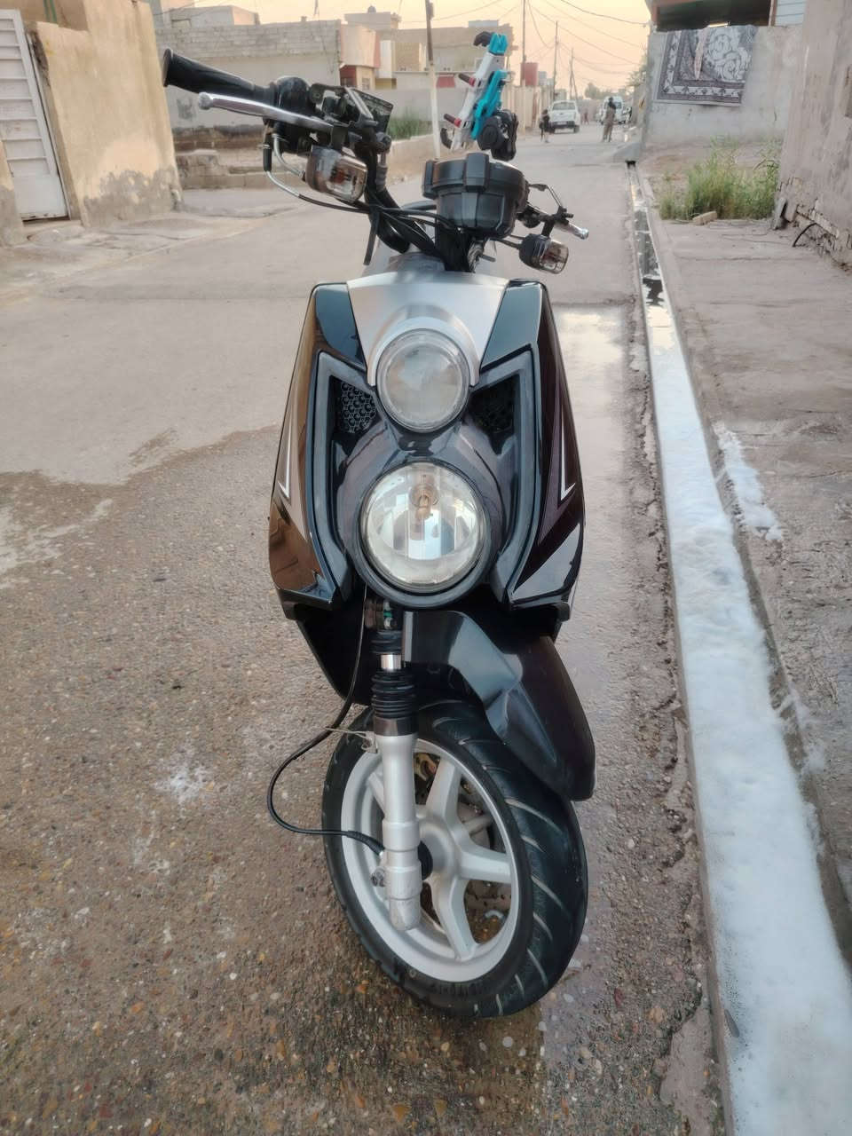 دراجه جبلي صارله اربع تشر من نازله من الرمبه مكفوله كفاله عامه السعر مليون وميه بغداد الحسينيه معامل ***********
