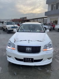 كراون ماجستا • دركسيون هايدروليك • اطار احتياطي