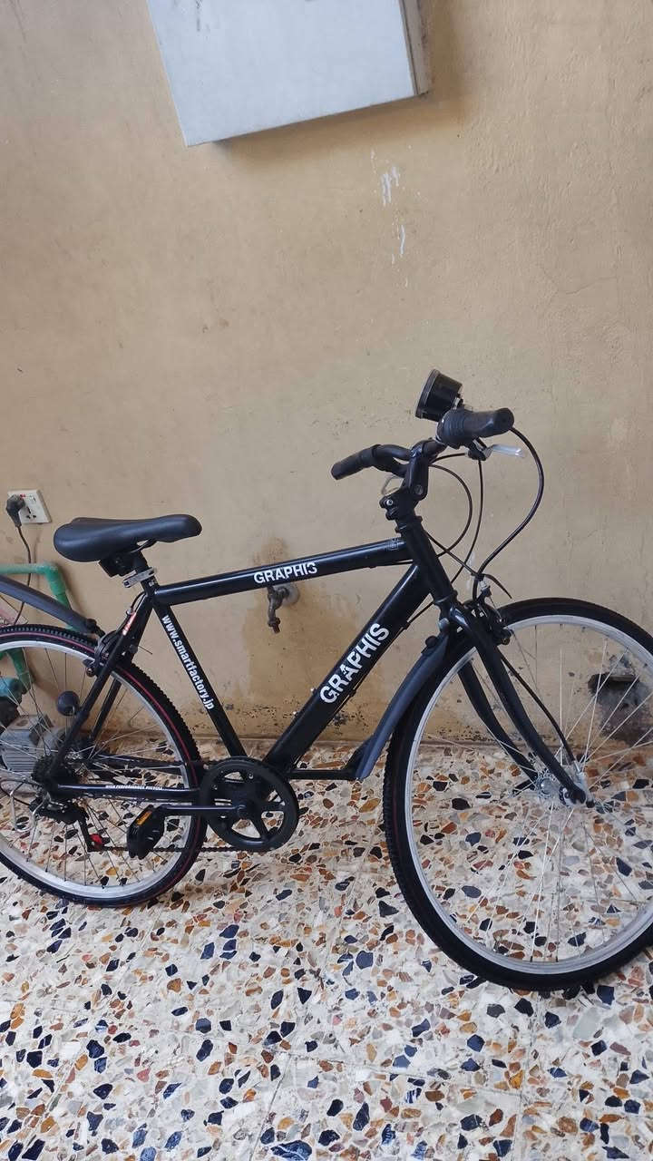 سلام عليكم بايسكل GRAPHIS للبيع جديد مصارلي هواي من اشتريته اقل الشهر رايدة 120الف وبي مجال  مكاني بغداد زعفرانية *********** وتساب فقط
