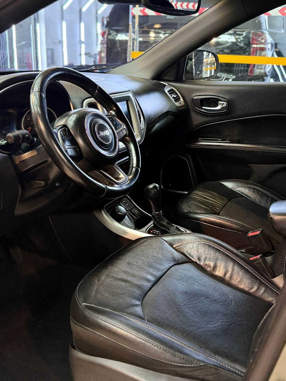 سلام عليكم اخوان 
للبيع او مراوس بكورلا هايبرد او بي واي دي 
قبل كلشي تفاصيل كامل مكتوب ويا الصور لتوضيح فقط🌹جيب كومباس 2021 مواصفات ثمانينيه اعلى مواصفات بهاي الموديل يعني مواصفات فوول الفووول. 
سعر تحطيم الاسعار.  وارخص سعر بكل العراق بهل مواصفات
للاخير للبيع  بسعر مناسب حسب مواصفاته بلاش 
(بكل معاني احب كل يستفاد) سعر 128 ورقه بي مجال بسيط لطيبين سياره استخدام  مال بيت 

ملاحظة:سياره ضرره بنيد فقط صور الحادث مرفق ويا الصور
السارة عمرتها تعمير درجة اولى بچم كامل مال تفصيخ من محل بركات بالكاضمية شرد ولا گلوب مشتغل بالدشبول 
 ومحرك مرغوب 2.4 تنفس طبيعي يشتغل بكل انواع بنزين
مواصفات سياره ثمانينيه يعني فوول الفوول
سياره ماشيه 80 ميل فقط 
مواصفات
لون مميز
لون زيتوني احلى لون
بصمه
بانوراما 
دبل كير
كيرعادي+اوتو
نمره الكير 8
بيبان بصمه
دخول ذكي
تشغيل عن بعد
سايد بريك بصمه
اوتو ترافيك
شاشه كبيره
كاميرا خلفيه
كاميرا دواره
دبل كير 
كير عادي+اوتو
فور ويل 4+4
بانوراما طحنين
او دبل سلايت
كشنات جلد
كشن كهربائي
كشنات هيتر
كشنات حضن
تبريد قطعتين
ستيرن هيتر
عدد ايرباكات 10
ايرباك كشنات عدد 2
ايرباك دشبول عدل 2 
ايرباك تكم عدد 6
نظام  تحديد سرعه 
فوليوم جهتين
مانع انزلاق
جامات اوتو
امرايات كهربائي
امرايات هيتر
امرايه داخل فوتو عاكس ضواه
جامات متحرك كهربائي
سماعات ALPINE
سيستم كامل
داممك خلفي  اوبشن
نظام فور باي فور 
Auto+Snow +Sand +mud
بلاجكتور
بعد بي هواي مواصفات
مكان السياره # بغداد
للاستفسار اكثر *********** I’m
