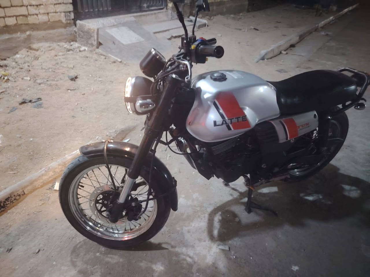 دايون لايتي 20 محرك 200 اوراق اصولي 
مكاني كربلاء سعر 1500 دراجه كامله 
*********** كربلاء, العراق
