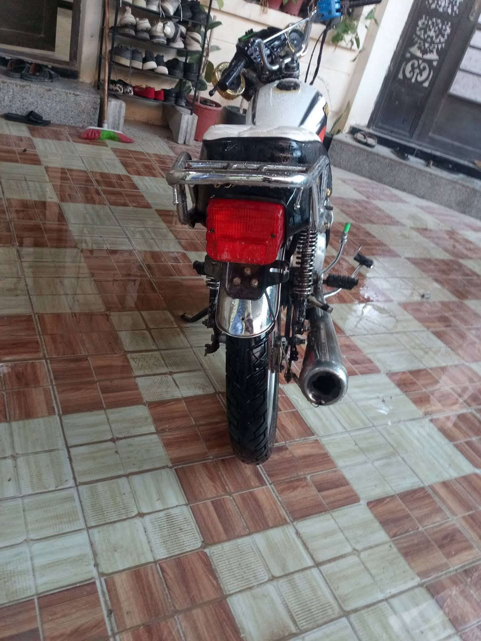 السلام عليكم 

دراجه سيفان 5 كير موديل 2021 

شلعه معدل 

السعر 250 وبي مجال بسيط جماعه 200 لا تتعب نفسك

مكاني تكريت التوحيد

لستفسار رقمي متواجد فقط وتساب ***********
