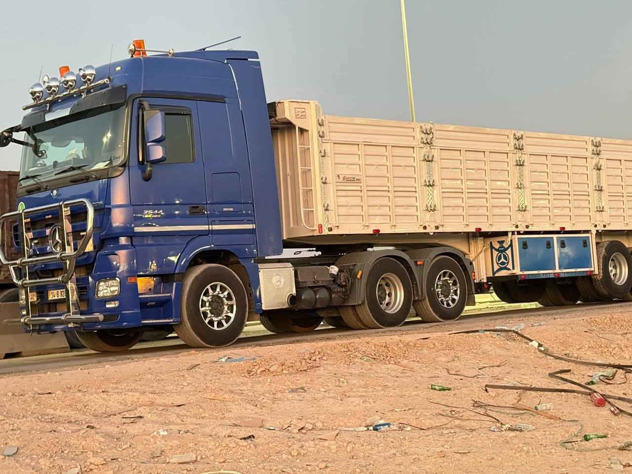 السلام عليكم سياره للبيع حاجب رقم التليفون الواتساب اللي يدور سياره خليه يدق علي.  سته وربع              ***********
