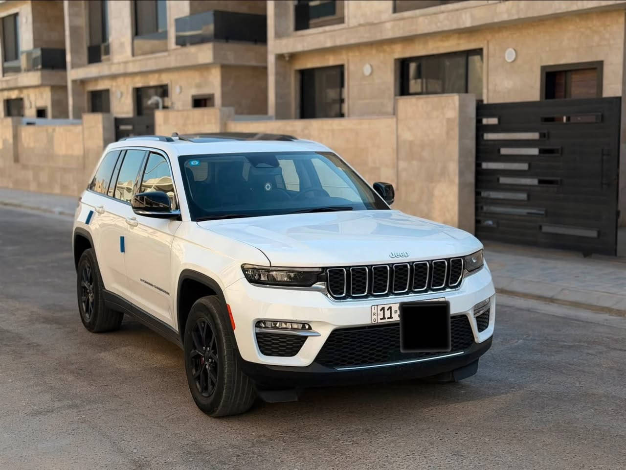 السلام عليكم
للبيع جيب لاريدو موديل 2023 خمسه راكب المرغوب 

محرك 3600 V6 المرغوب 

ماشية 27الف 

مواصفات السيارة

فتحه

بصمه

* كير ماوس 

* تشغيل عن بعد

* ردارات جانبية

* رادار امامي

* رادار خلفي

* حساسات خلفية

* توقف ذاتي

* كاميرا دوارة

* نقاط عمياء

* تحديد مسار

* قيادة شبه ذاتية

* كروس سرعه

* سايد بريك بصمة (كهرباء)

* ويل 20 

* شاحن لاسلكي

* ابل كار بلي

* كشن كهرباء

* هيترات بلكشن

* تبريد 3 قطع 

   •كشنات جلد

* لايت زينون بلادي

السيارة حادث جاملغ وبنيد 

السعر 248 قفل 
بيع فقط بدون مرواس 

مكان السيارة بغداد 
حي الجهاد

***********
