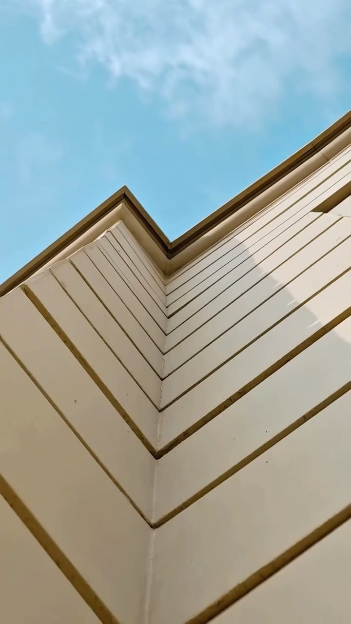 🔥 فرصة مميزة في المربع الثاني مجمع الأميرات 2 السكني 
دار 300م² – مقدمة + المبلغ المتبقي 125 مليون للمصرف 
 
📍موقع تجاري: ركن – شارع بعرض 20 متر على 12 – امتداد سنتر والحديقة 

مواصفات الدار:
• طابقين – بناء درجة أولى – 4 غرف نوم واسعة
• صالة كبيرة – استقبال كبير جدًا – مطبخ
• صحيات – كراج سيارة – حديقة 🌿

📌 المبلغ المتبقي أقساط للمصرف + المنطقة مسكونة بالكامل 

📞 للتواصل واتساب أو اتصال مباشر:
💬 أرسل رسالة واتساب – ستيم الرد عليك 
***********
***********
