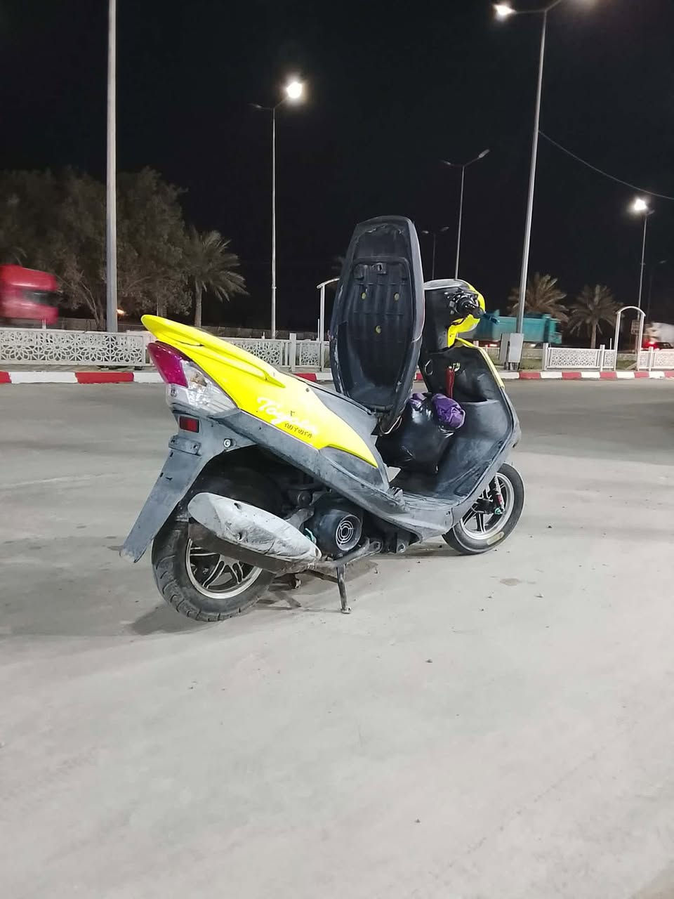 السلام عليكم دراجه ماكس للبيع دراجه مكفوله كفاله عامه دراجه بلاديه خير من الله شلعه معدل  السعر .1200وبيه مجال حك الجيه مكاني بغداد الدورة…..الرقم ***********تواصل وتساب
