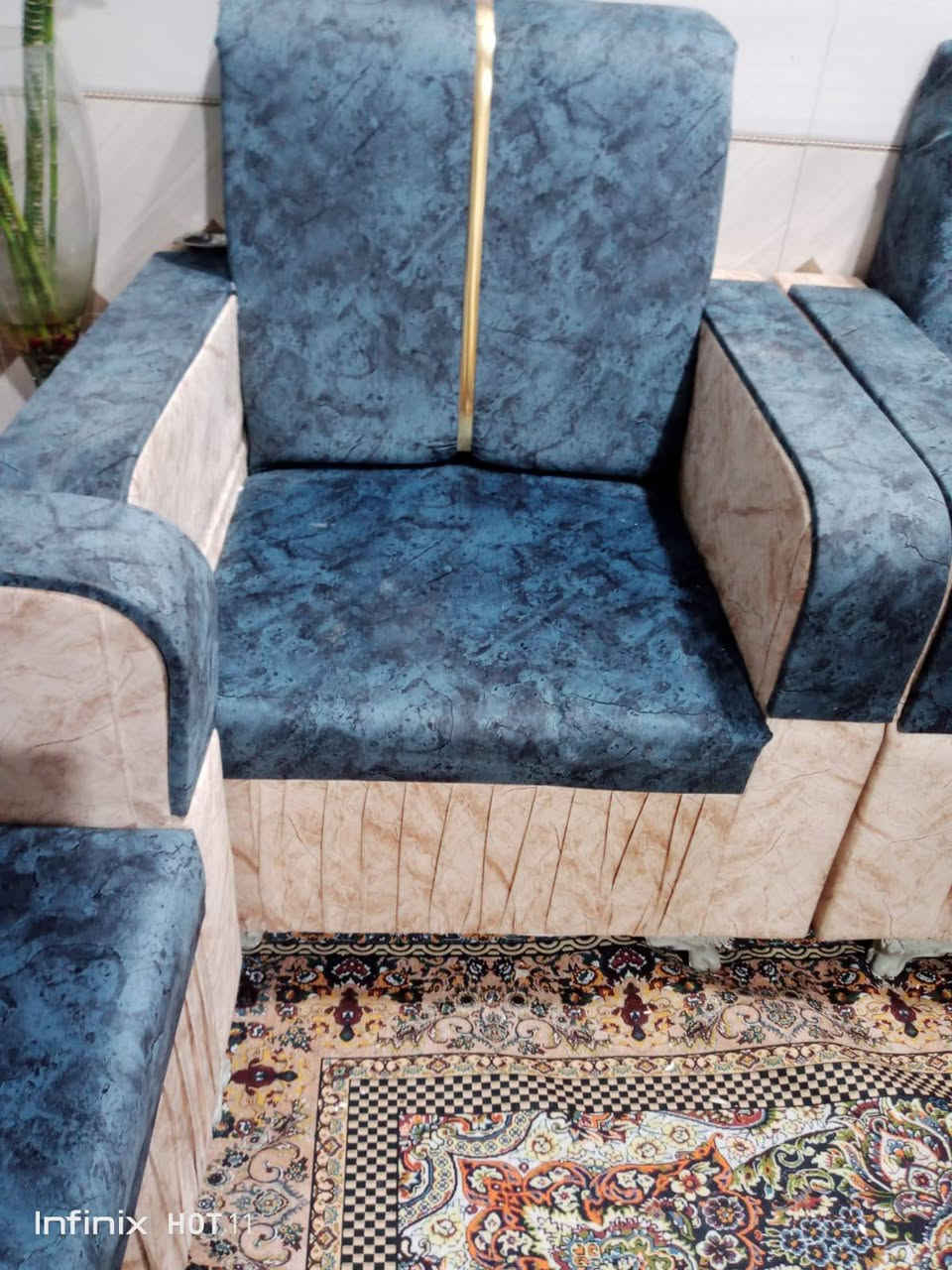 قنفات البيع ب٤٠٠وبيهن مجاله ***********
