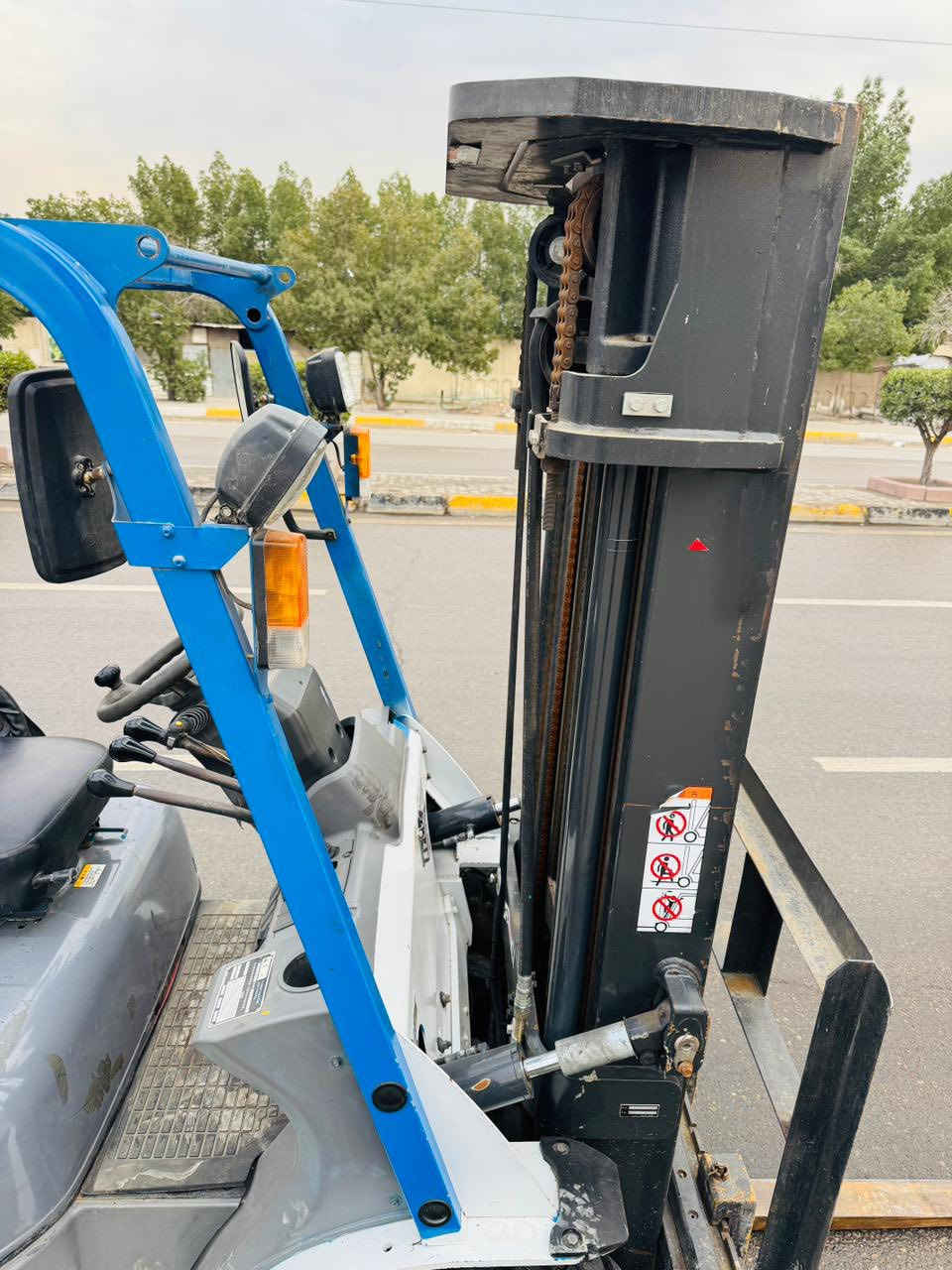 للبيع مسيبوشي بانزين طنين ونص جب ناصي 3 سلايتات 3 حركات 
موديل 2011 منفيس كاتي الرافعه مكفوله ومابيها أي نقص جاهزه للعمل أي استفسار اتصل 
***********
