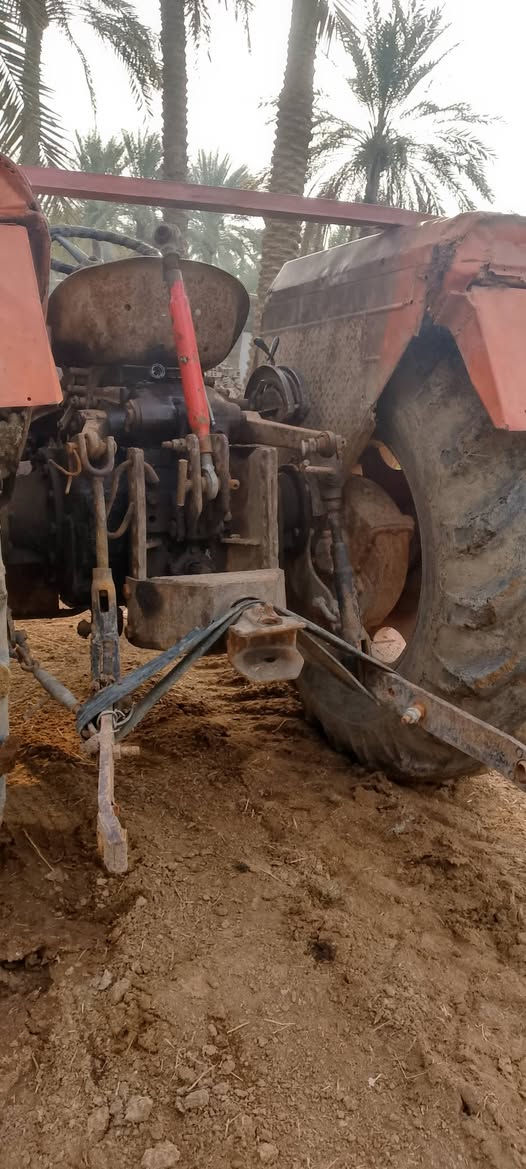 السلام عليكم عنتر للبيع موديل 85. ستيرن بور مكينه جاهزه للكراب كير محرك اكسل مكفولات خير من الله جهاز رفع فول شادله مضخه اصليه ب170 الف. بيه رقم بس ماندل راعيه.ابيعلك بدون  المكينه غراضه كامله وراه معروضه ب8500. وبيه مجال بيه نقس بس السلف شويه نوبات مايعشق ونبات نكره تجي تشوف بعينك. وتحكم. 
العنوان بابل المحاويل قريه البعلوان ***********
