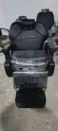 كرسي حلاق لبيع مكاني موصل 07503656935