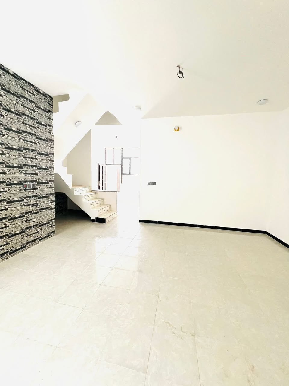 غرفتين نوم مساحه ١٠٠ م طابو زراعي ملحق حي ميسان قريب سكلة الكرعاوي
#***********

#النجف

شارع الزوار 

بناء ممتاز جداً 

شارع ١٠ متر 

خدمات كامله

#السعر ب٤٩
