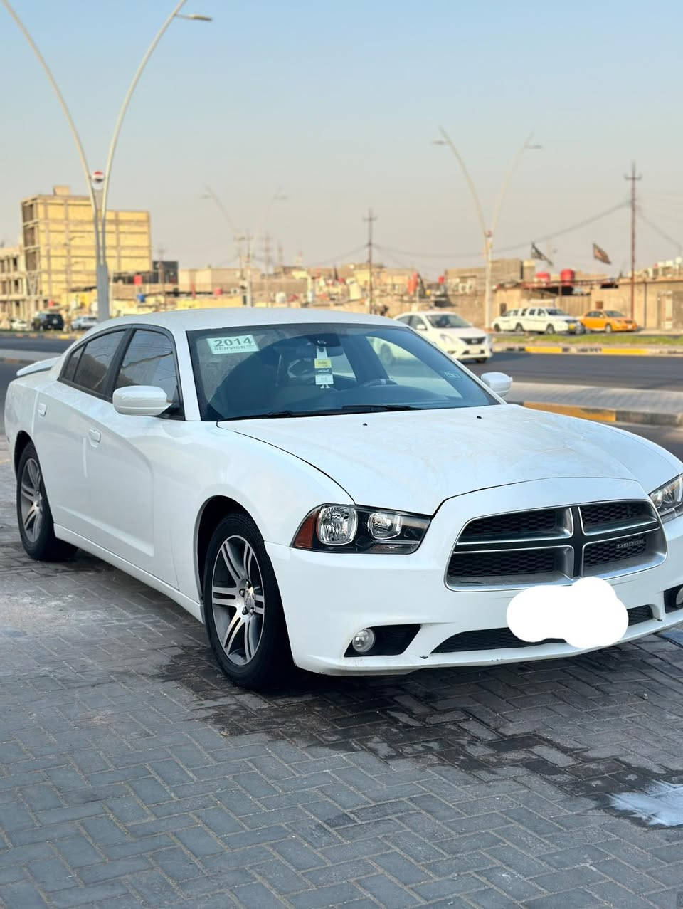 سلام عليكم جارجر البيع دخول جديد 2012 اصل سياره خليجية سياره جديده بشكل سياره بصمات ثنين كتلوجات الوكاله وياهـه سياه شوف العين ( اكفلهـه من الكص ومن نتر بول ومن الحادث ومن العشاير ) خوان اني مكلف بل نشر هاذ رقم صاحب السياره وتوجد واتساب وتصال ***********
