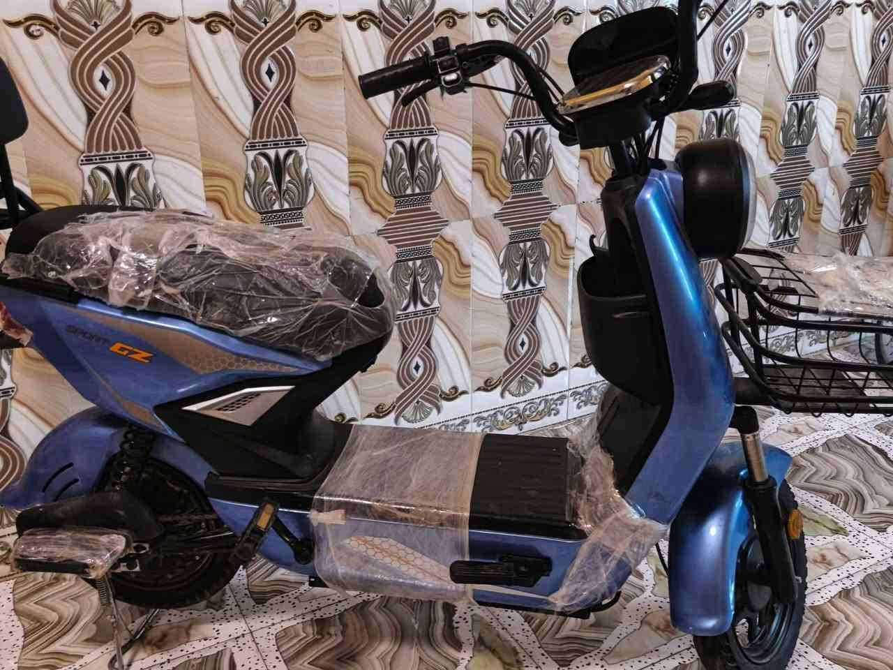 سلام عليكم دراجه حجم 14 دراجه جديدة مستخدمه شهر واحد فقط دراجه فول مواصفات تشغيل عن بعد سله اماميه  السرعة الحقيقي 45 قفل تاير ليوره اربع بطاريات 16 امبير ملف  1200واط   السعر 250قفل العنوان واسط قضاء الحي الاستفسار والاتصال *********** او مراسله الصفحه
