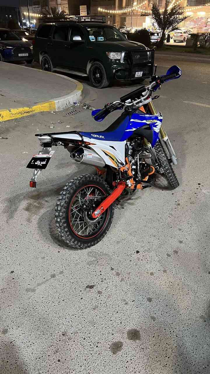 السلام عليكم دراجه سونك قفاز  مديل 2025 مكينه 250
5 كير دراجه خير من الله مكينه شلعه شك لكاع معدل يخبل ترايك وين متريد أوراق كامله وصار شهر واحد من نازله من لمعرض وممشاها موجود بل صور دراجه جديده معنى لكلمه ‼️سعر مليون 550" وبيها مجال مكاني بغداد حي اور تواصل ((***********))
