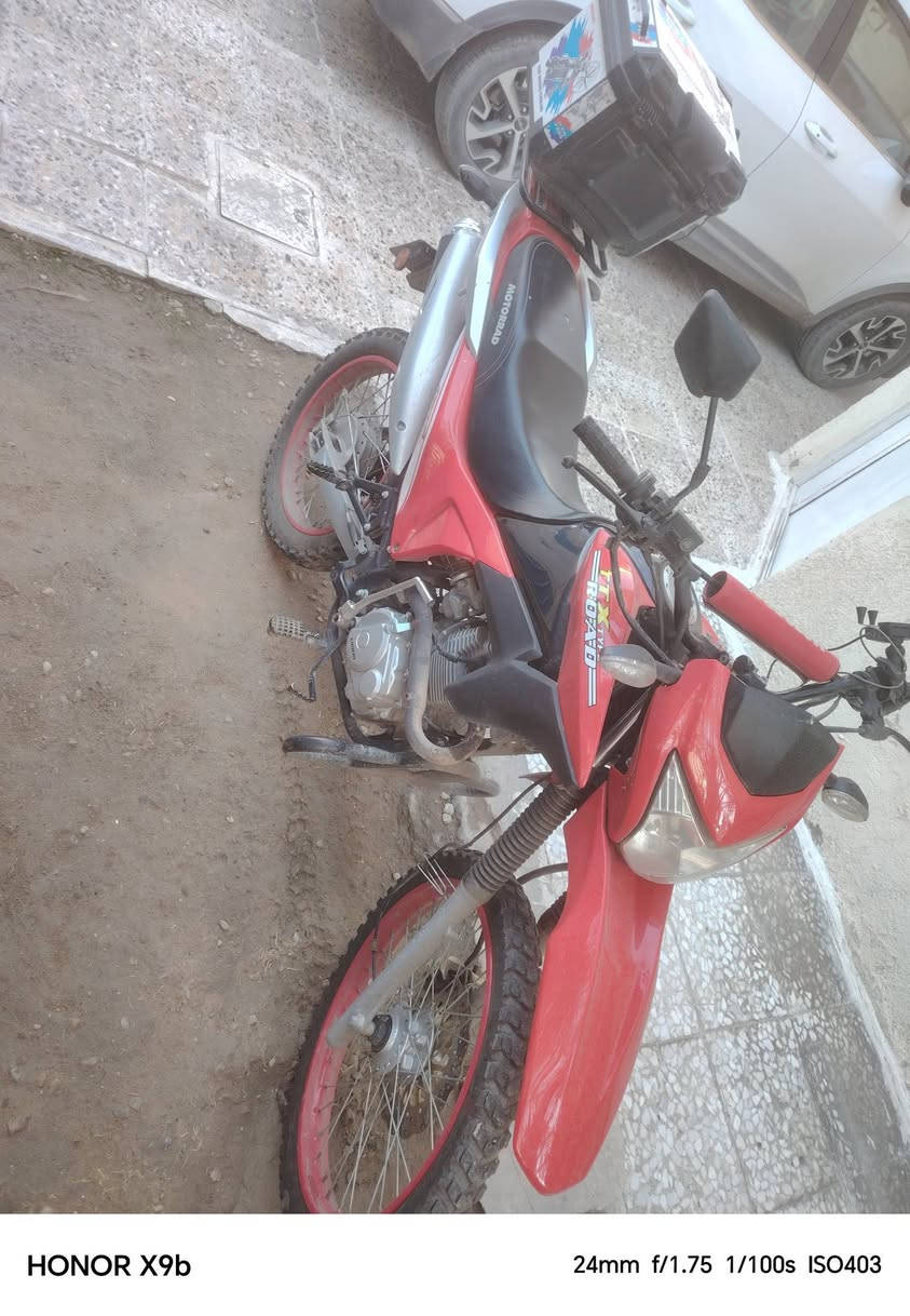 قفاز مرقم وكامل بيع او مراوس  بسلفر ونج ما غاسله الجو بارد  مكان بغداد حيؤر ماشيه اقل من 5000 ألاف
***********
