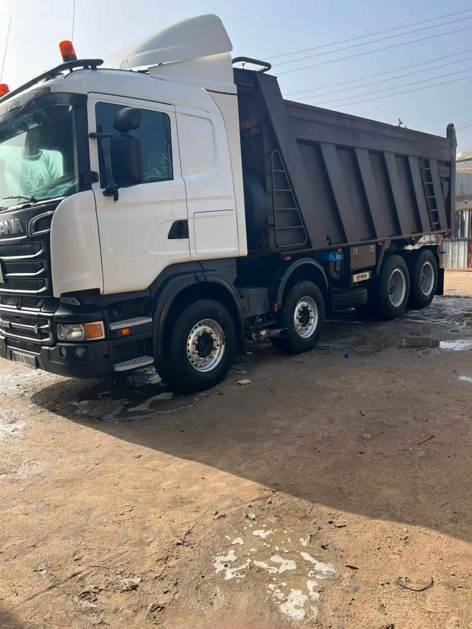 سكانيا موديل 2012 محرك 8 انجكتر حجم 500 كير عادي غليج بلادي مجموعة 26 تخم تاير السعر 680$ الاتصال ***********
