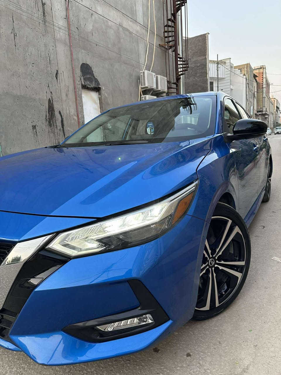 سلام عليكم 
نسيان سنترا 2022 SR 
40 الف ميل 
 حساسات امامية وخلفية مانع تصادم حساس نقط عمياء 3 وضعيات قيادة ايكو وعادي وسبورت محرك 2000  
 تخم تاير جديد امامي ويل 18 كشنات مخمل ايرباك سليم على وضع وكالة مازدات زينون 
السعر 127 وبي مجال
مكان بابل
حادثها بالجنطة
تواصل خاص او على رقم ***********
