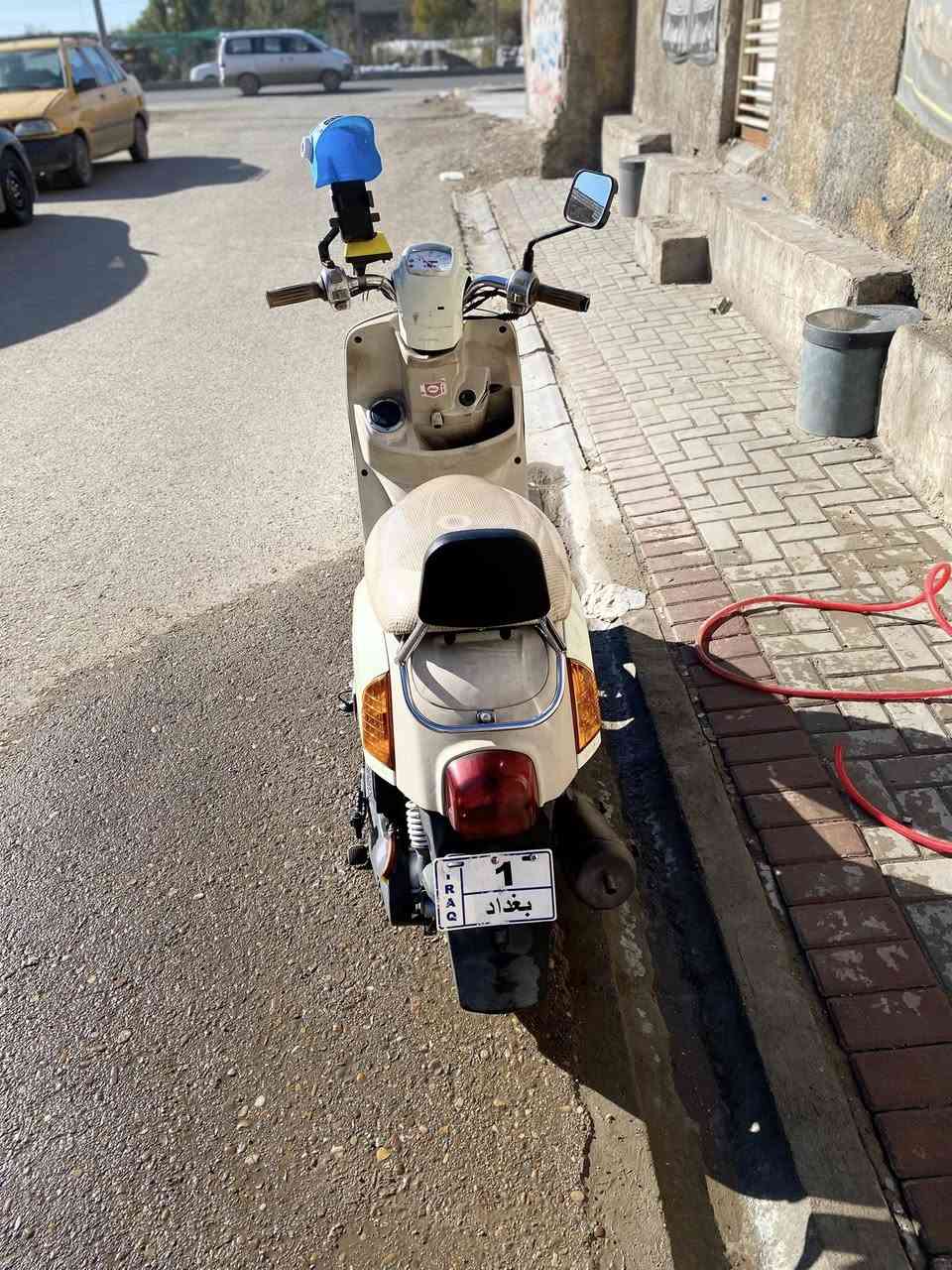 ‏للبيع بغداد حي النصر.
￼ دراجة رقم واحد السعر 1200

￼***********
