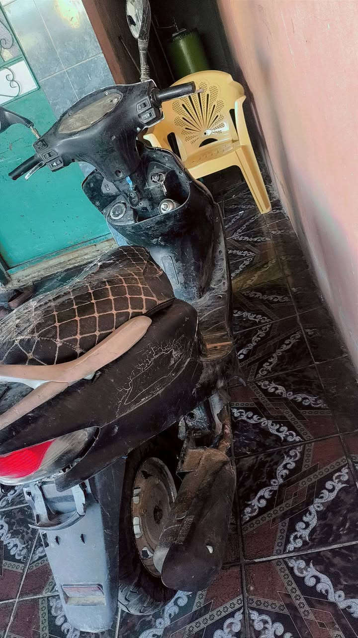 السلام عليكم كامكو رص للبيع او مراوس مكينه ناعمة نقص باتري بس شغال تايرات جدد كهربائات شغاله العنوان التاميم ***********
