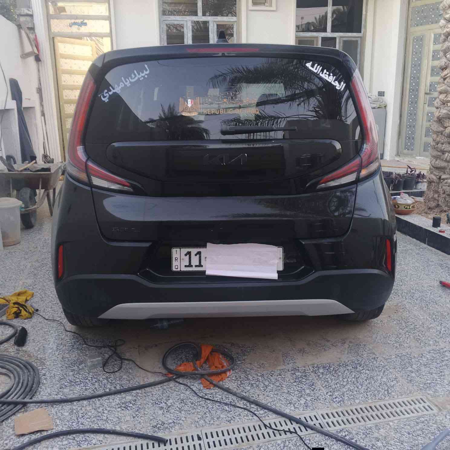 كيا صول موديل 23 رقم بغداد لون اسود داخل بيجي مكينة ٢٠٠٠ دوش ماشية ٦٠  حادثها جاملغ الايمن من يم المازدة بدون شاصي وجزء من البنيد بي صبغ 137 وبيها مجال  اني مكلف بالنشر ...الاستفسار اكثر اتصل ع صاحبها *********** عواني الدجيل
