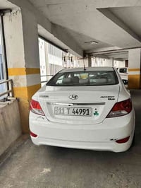 للبيع اكسنت بلو  2012 سياره بيها نواقص بسيطه وبيه خيط تبخير فقط من الق...