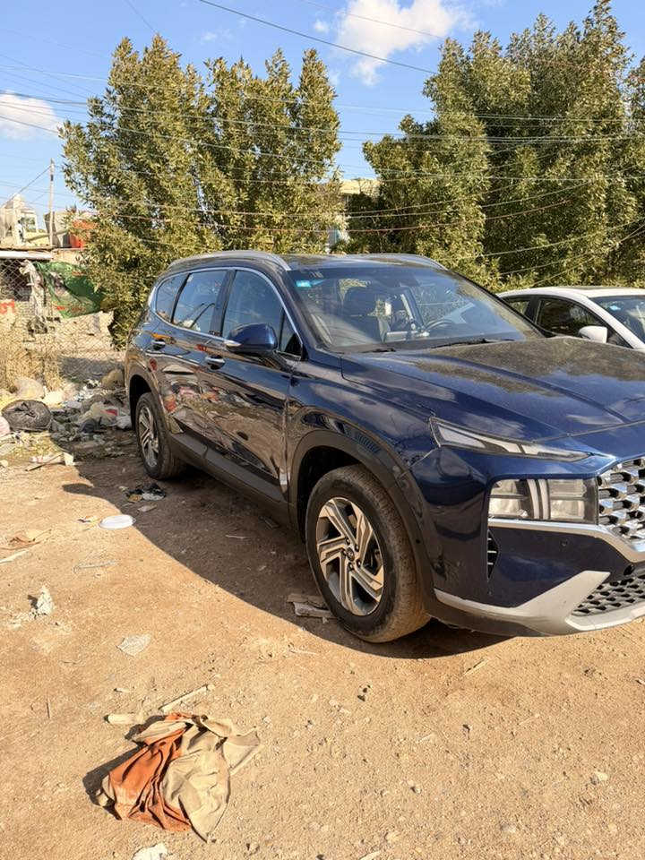 سيارة
سنتافي2023 
رقم بغداد  الجديد
 
 وارد أمريكي  

ضربتها جاملغ وبنيد يعني اربع قطع صبغ
المواصفات..... 
* مقاعد قماش
*بصمة 
*محرك ٢٥٠٠  
* لد نهاري بك لايت لد اضاءة زنون 
*رادارات امامي خلفي وجانبي مانع تصادم وتحذير تصادم 
*خمسة راكب   
*الشاشة كبيرة ابل كار بلي... 
*وضعيات قيادة...... 
*تدفئة  مقاعد  إمامية..... 
* نظام النقطة العمياء..... 
* مقاعد  كهرباء  امامي سائق فقط..... 
* تحديد  المسار 
*قيادة ذاتية..... 
* تبريد منفصل مناخي..... 
*التشغيل عن بعد 
* صندوق كهرباء...... 
*اوتو هولد توقف ذاتي.... 
*كير بيانو  دكم...... 
* كامرا  دواره
* شاحن واير ليس..... 
*قطعتين تبريد..... 
*حساس اطارات......  
* نظام اطفاء المحرك (A) ذاتيا في الازدحامات لتوفير الوقود
* شاشة تدعم Apple Car play و Android وبلوتوث مدمج والأوامر الصوتية
* مفتاح ذكي بصمة + التشغيل عن بعد....... 
* هاند بريك بصمة  
* الشاشة الوسطية حجم كبير مع دعم الملاحة بالخرائط GPS وبوصلة للاتجاهات
* شاحن هاتف wireless
* مخارج شحن USB وتشغيل الميديا
* منافذ للطاقة كهرباء 12فولت ومنفذ 110 فولت
* لايت زينون  

العنوان بغداد 
***********
موجود وتساب
