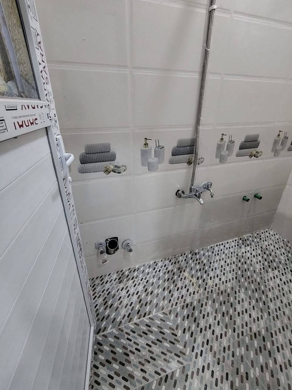 يا الله  50 متر طابق اونص . في مجمع الورده السكني. سند 25 اقرار محكمه  تحويل بسمك انته وصاحب ال ارض. كامل امكمل🤍   البيت شوفت عينكم  نضيف. استعمل فقط 8 اشهر.  المجمع كامل
يبعد عن الامام  🕌 بس 4  كيلو يعني 8 دقايق. بل سياره. 
يبعظ عن مدينه الزائرين كيلو. يبعد عن   كنطره السلام كيلوين 🛣🕌 موقعه ي خرافي 💯
🛣
 ماء 💯💧
مجاري 💯
كهرباء 💯
انترنيت 💯🛜
خط مولد✨
 اناره بل شوارع. ✨
تبليط 10 متر 🛣
 يعني  المجمع فول.  منطقه هادئه 🤍🛣
 تفاصيل البيت
 صحيات خارجيه اوداخليه 🛀
مطبخ 〽️
 غرفه 🛌
صاله 🏢
طابق الثاني✨
  صيحات 🛀
صاله 🌫
غرفه 🏡
 صطح   🌫
كل هاذه بس اب 52 مليون   تحــــــــفه فنيه. مو  بيت 🏡
 اي استفسار  عن هاي  التحفه    ***********
*********** حســن الركابــــــي للعقارت🏡 خابريني اوتشلع اعيونــــــــي.  السعر 52 اوبي مجال ✨
