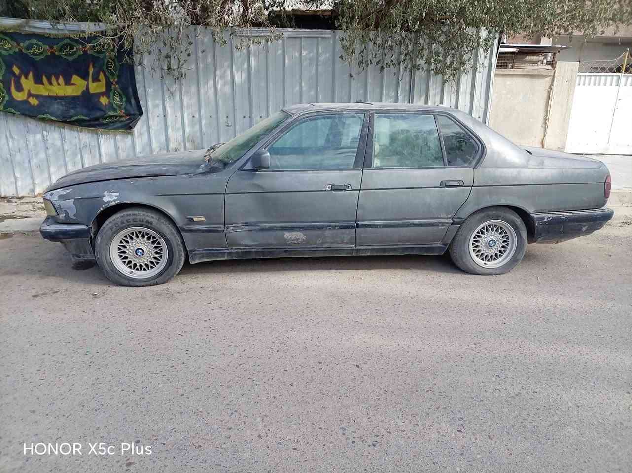 السلام عليكم من رخصة الاخوة الادمنية بي ام 735للبيع بدون ارقام المكينة ممتازة الكير كايم السيارة كاملة تريد اي شي للبيع الداخل اوف وايت الكان بغداد ***********
