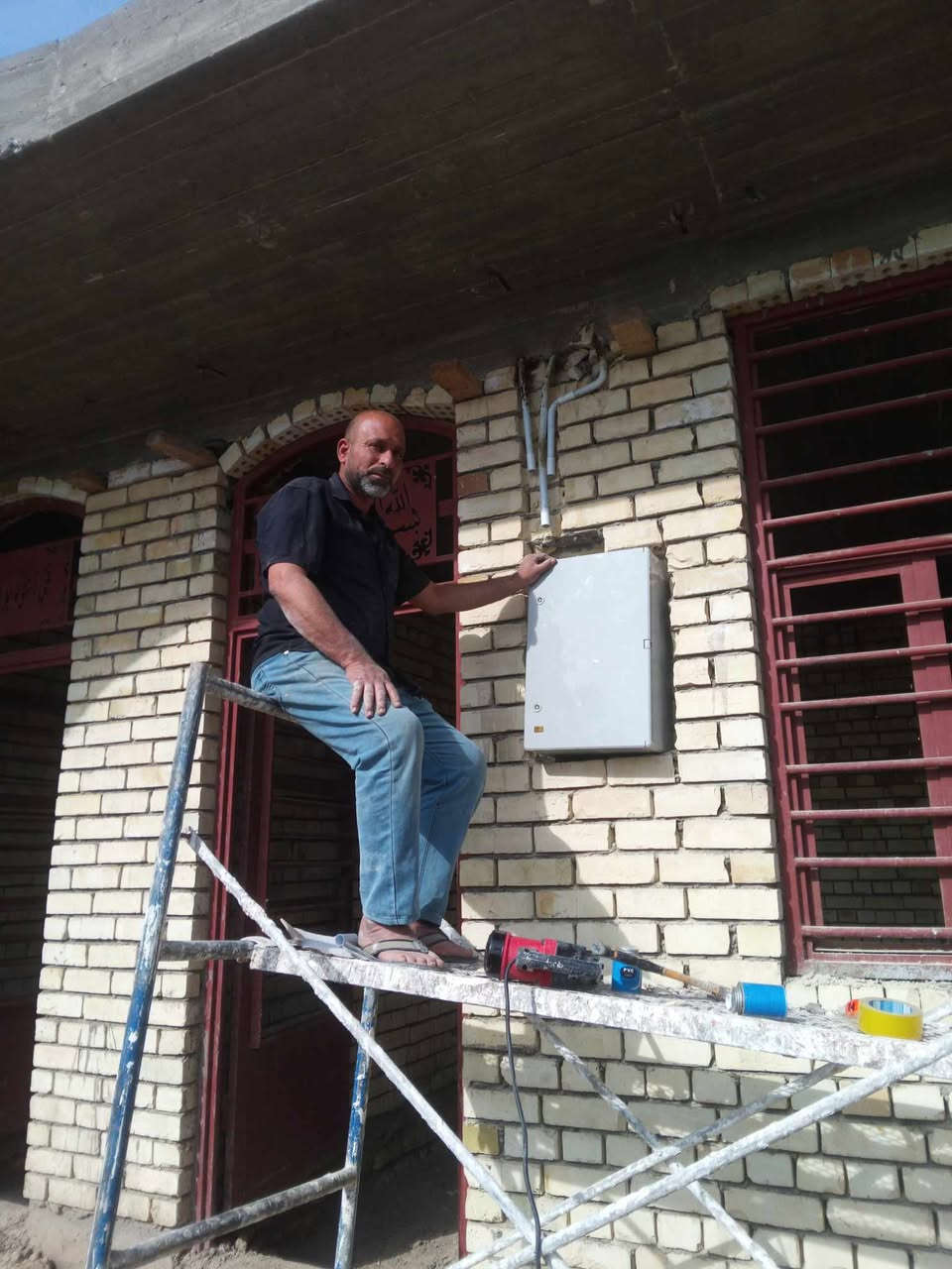 تأسيس كهرباء المنازل 
 (***********
_ توزيع نقاط الإنارة 
 _ توزيع المكيفات 
 _ توزيع نقاط الستلايت 
 _ توزيع نقاط السخانات 
 (***********)
