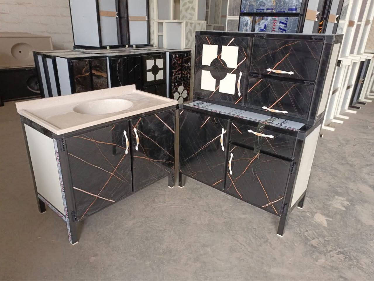 *********** 
ثلاث قطع كاونتر وملحق متر وسنك مرمر متر سعر 185
