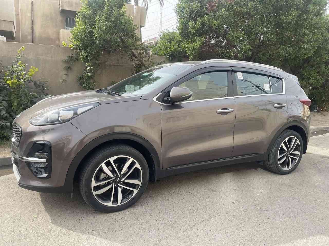 السلام عليكم سبورتج 2020 خليجي دولية محرك 2000 دوش ماشية 58  بيه طخه من الامام بدون دواخل صبغ بنيد وحافه الجاملغات  تكحيل كارت فقط بدون معجون وبيه بارد موضح بلصور رقم بغداد  الجديد بأسمي 
بغداد حي الجامعة 
***********
السعر 178$
