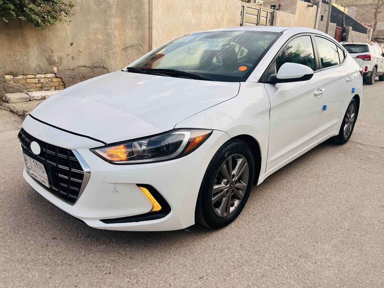 اللهم صل على محمد وال محمد
السلام عليكم ورحمه الله وبركاته 

النترا 2018 وارد امريكي رقم بصره تحويل مشروع وطني سنويه لغايه 2028 السياره مكفوله من الضربه والصبغ بيه تبديل الجاملغ الامامي الايسر اصلي نفس اللون بدون اي ضرر داخلي فقط والباقي مكفول السياره لادحجات ولاشخوط جديده جدا احلى من الصور بهواي محرك 2000 دووش جاهزه السياره من كلشي مكينه وكير شرط الفحص حداديه 100/100 تبريد ثلج تدفئه تخم تاير جديد السياره بيه تراي وقياده تخبل مواصفات شاشه كبيره كامره دواره رادار جانبي نقطه عمياء ثلاث انضمه للقياده كروز سرعه لاقط فول تحكم بالستيرن ويل كب مكان السياره الناصرية السعر 122 للاستفسار ***********
