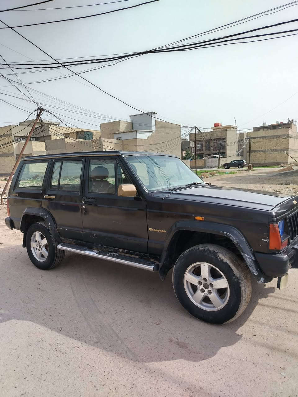 السلام عليكم جيب شيروكي مديل ٨٩ ارقام نكيلزي بسمي هزه جديده  بدون ضربه ولا تبديل عظمتها حلوه كاعده مصبوغه لجماليه كير ومحرك في في تي 3000تو جي زت معدل فوك ١٦٠ شلعه بطناش ثواني توصل ١٦٠ تخم تاير جديد البلادي شاشه تاب لايت زنون رون كيلو متر شغال الدشبول كله شغال كير ومحرك جدد العنوان الشعله او التاجيات قرب جسر الدوار***********
السعر(35)   وبيها مجال تحويل ثاني يوم
