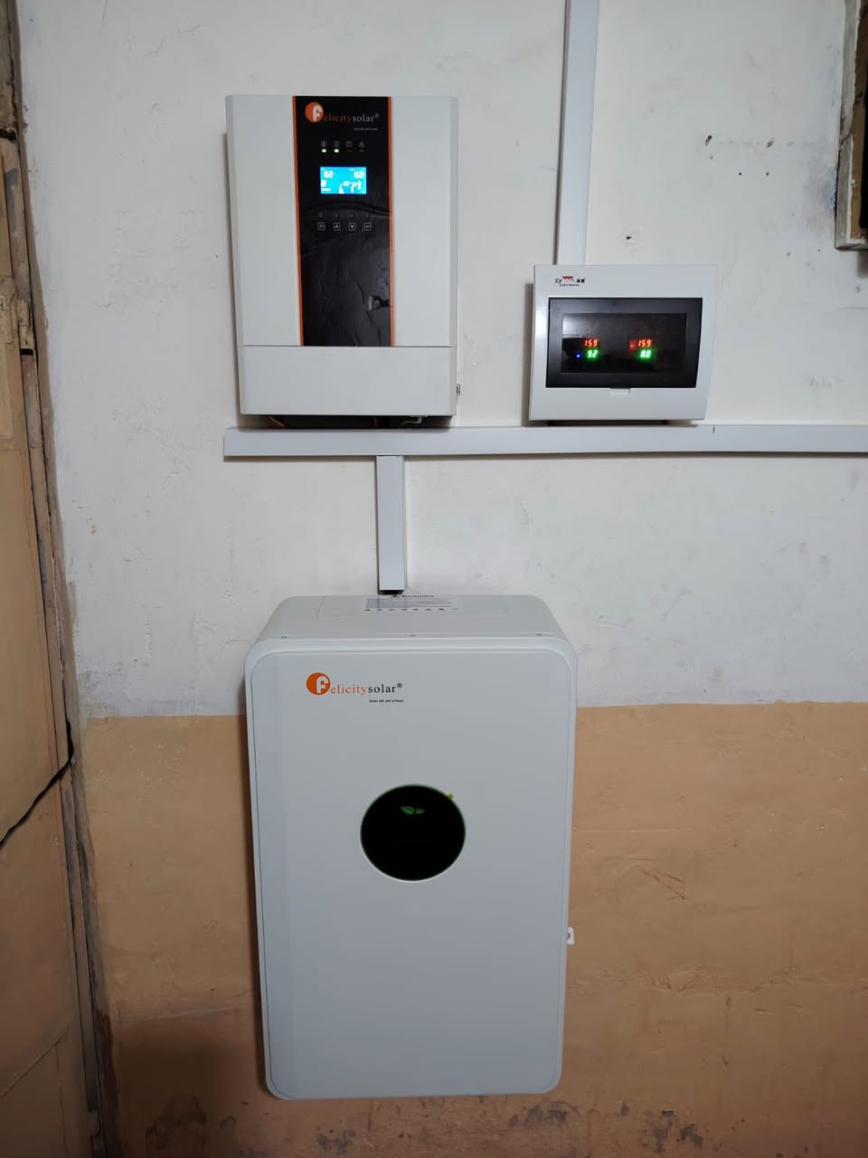 🚨 إنجاز جديد وثقة مستمرة من أهلنا في الزاب 🚨
🔆 شركة المجد للطاقة الشمسية 🔆
بإدارة حذيفة البوحسيب
تم بعون الله تنصيب منظومة متكاملة للأخ أحمد الجميل بأفضل المواصفات وأعلى أداء 💪🌞
📦 المكونات:
✔️ 5 ألواح فيلادلفيا الأصلية عالية الكفاءة
✔️ بطارية فلستي 7.5 كيلو طاقة ثابتة وتحمل عالي
✔️ إنفرتر فلستي 3 كيلو أداء قوي ومستقر
⚡ التشغيل:
🔹 10 أمبير نهاري
🔹 6 أمبير ليلي
✅ تركيب احترافي
✅ فحص وضمان أداء
✅ خدمة ما بعد البيع
💰 يوجد بيع نقداً وبالأقساط المريحة
(إجراءات سهلة وسريعة)
📞 للحجز والاستفسار: ***********
شركة المجد للطاقة الشمسية — ريادة، ثقة، وضمان حقيقي للطاقة النظيفة 🌞🔥
