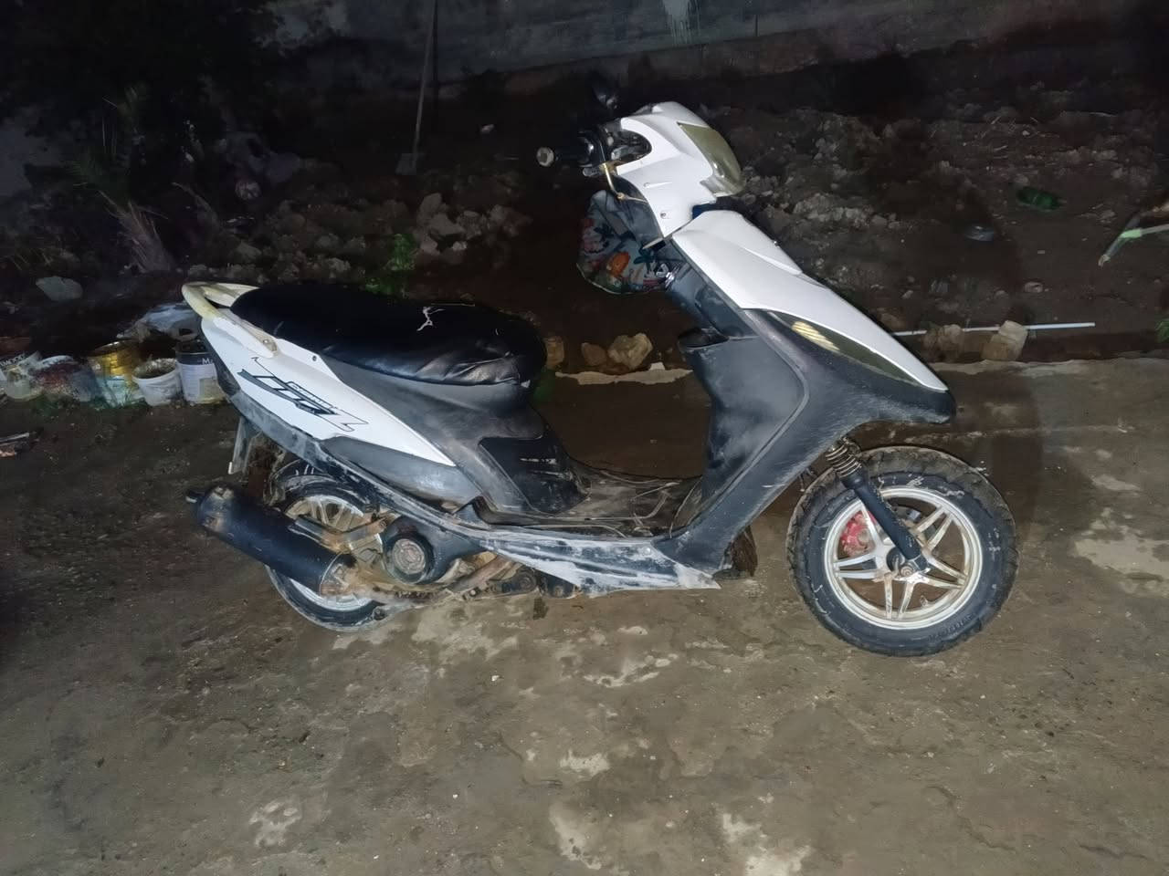 دراجه ماكس 49  نظيفه مبدل ولفات فقط نكره تشتغل هندر وسلف شغال فقط باتري يرادلهه

السعر 450 وبيهه  مجال أو مراوس

متواجد خاص 

***********
