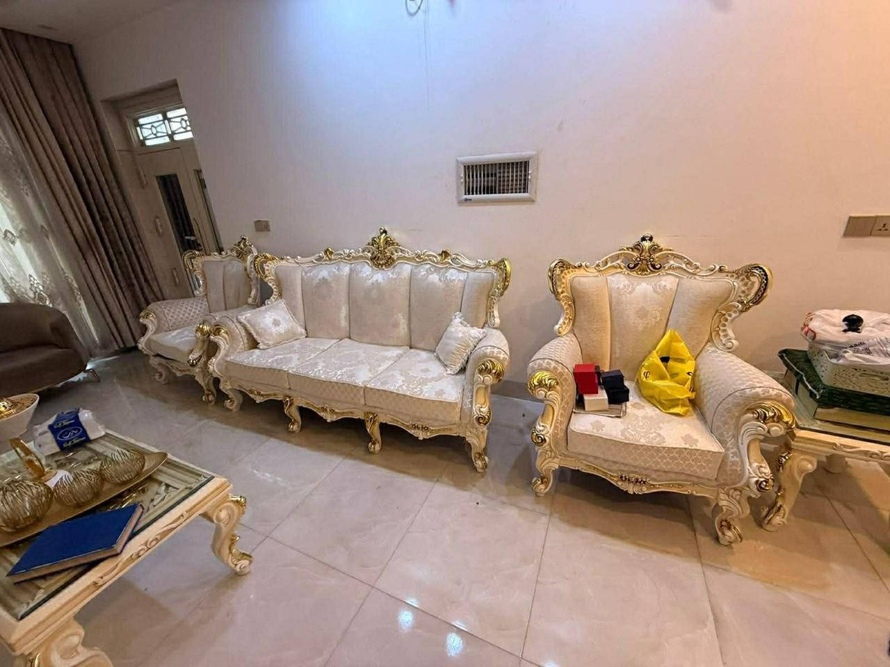 #تخم_للبيع📌👇🏻
تخم ايراني 10 مقاعد نظيف💯
العنوان #اربيل_هولير_نوي📍للمزيد مراسلتي✅👍🏻


**إذا كنت صاحب هذا الإعلان وتريد حذفه لأي سبب، رجاءا أرسل رسالة إلى الدعم الفني**