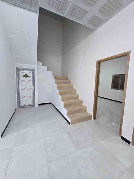 دور سكن للبيع بناء 2025

جنس العقار طابو ملك صرف زراعي بسم عراقي اصولي سند ٢٥

#المساحه240متر

يحتوي البيت على غرف  منام2
و ديوان
و مطبخ 
او مناور
و صاله و وصحيات داخلي وخارجي 
كراج ساره حديقه
العنوان بصره كوت ثوني مقبيل صنعيه حمدان100متر
موقع راقي 😎 

جميع الخدمات متوفره ماء كهرباء شارع 8 
شغل البيت كله درجة أولى

السعر 95مليون و بي مجال للشراي
للاستفسار تصل***********
ابو رقيه
