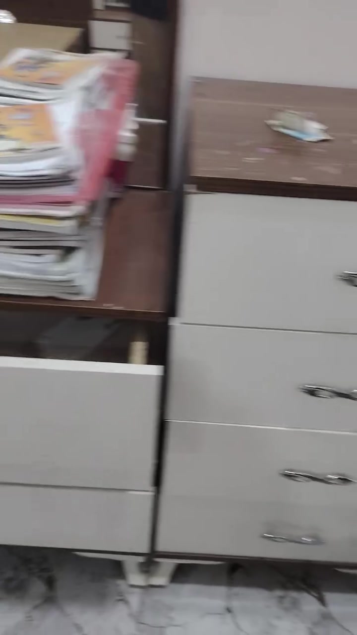 سلامو عليكم خرفه البيع نضيفه لشراي يتصل ***********
