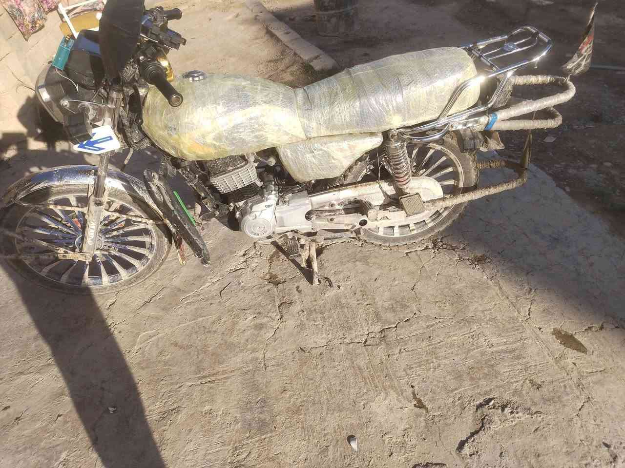 دراجه البيع كلشي مابيه شغاله نكره سلف
كله شغاله ماعايزه كلشي مكان سامراء السعر 650بيه مجال الرقم ***********
