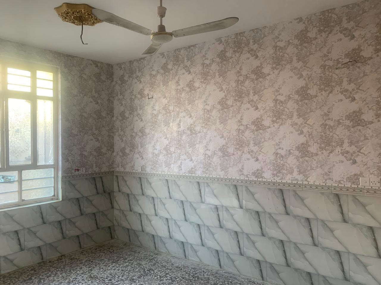 *البيت للبيع*
المساحة ١٢٠م عدا مساحة تشجير
واجهة ٥م
نزال ٢٤م 
واجهتين للبيت يصلح يصير نصف قطعتين 
يحتوي عليى 
استقبال 
هول 
مطبخ حار بارد  
حمام داخلي وخارجي 
الطابق الاول 
غرفتين نوم 
حمام 
الموقع البلديات حي التراث الزراعي خلف اعدادية بغداد المهنية قرب 
قرب علوة ام البنين 
التواصل مع الصفحة 

موبايل  ***********
الله يوفق الجميع ان شاء الله
