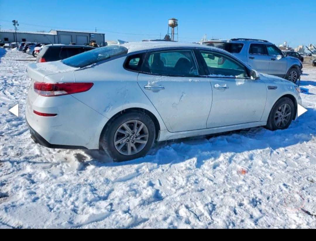 سلام عليكم 
كيه وبتيمه وراد مريكي موديل ((2020))
(رقم ربيل تحويل لو وكاله حاضر)) كفاله من ضربه وتبديل كله اليبل واحد مكينه وكير وحداديه وطخم تاير وكهريات كله شغاله داخل جديد مكان سياره بصره سعره((128)) وبيه مجال ))((***********)))((***********)))
