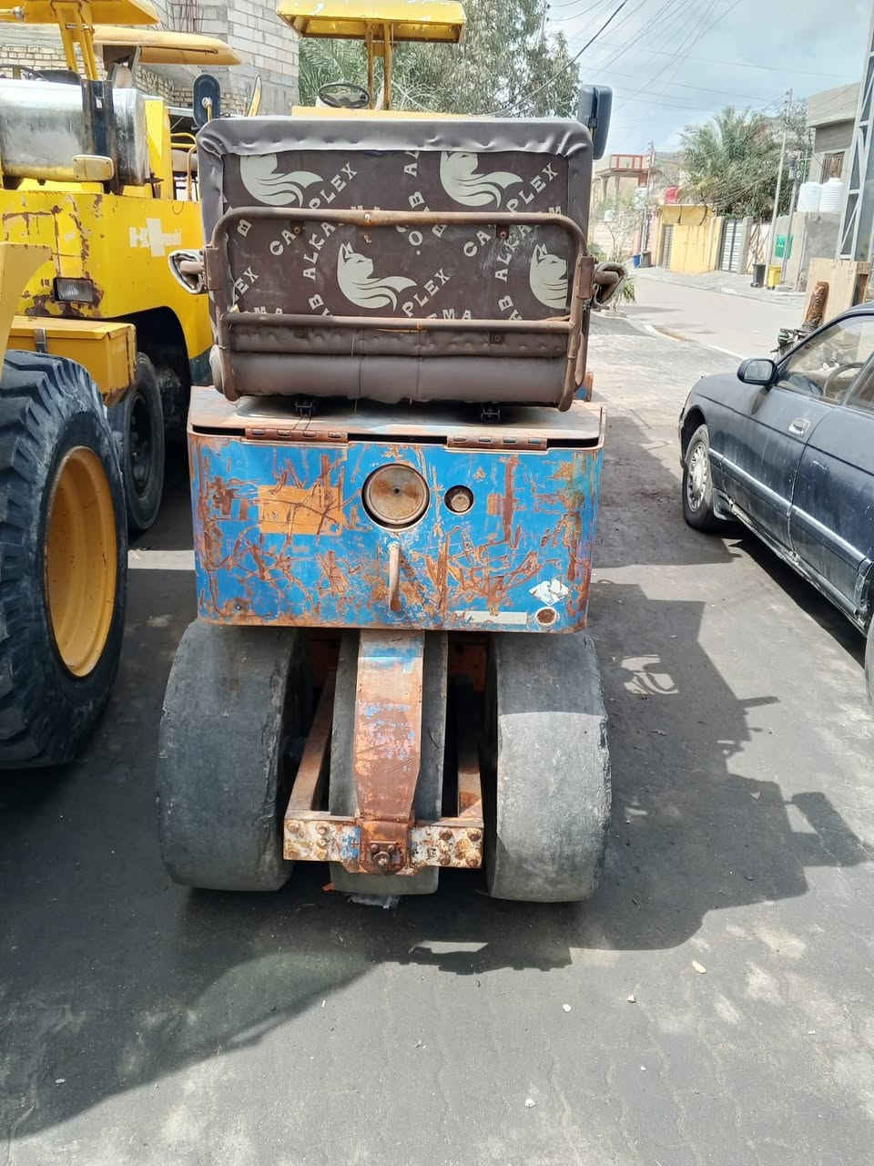 حادله صغيره لبيع جاهزات لشقل رقم صاحب الحادله *********** او ***********
