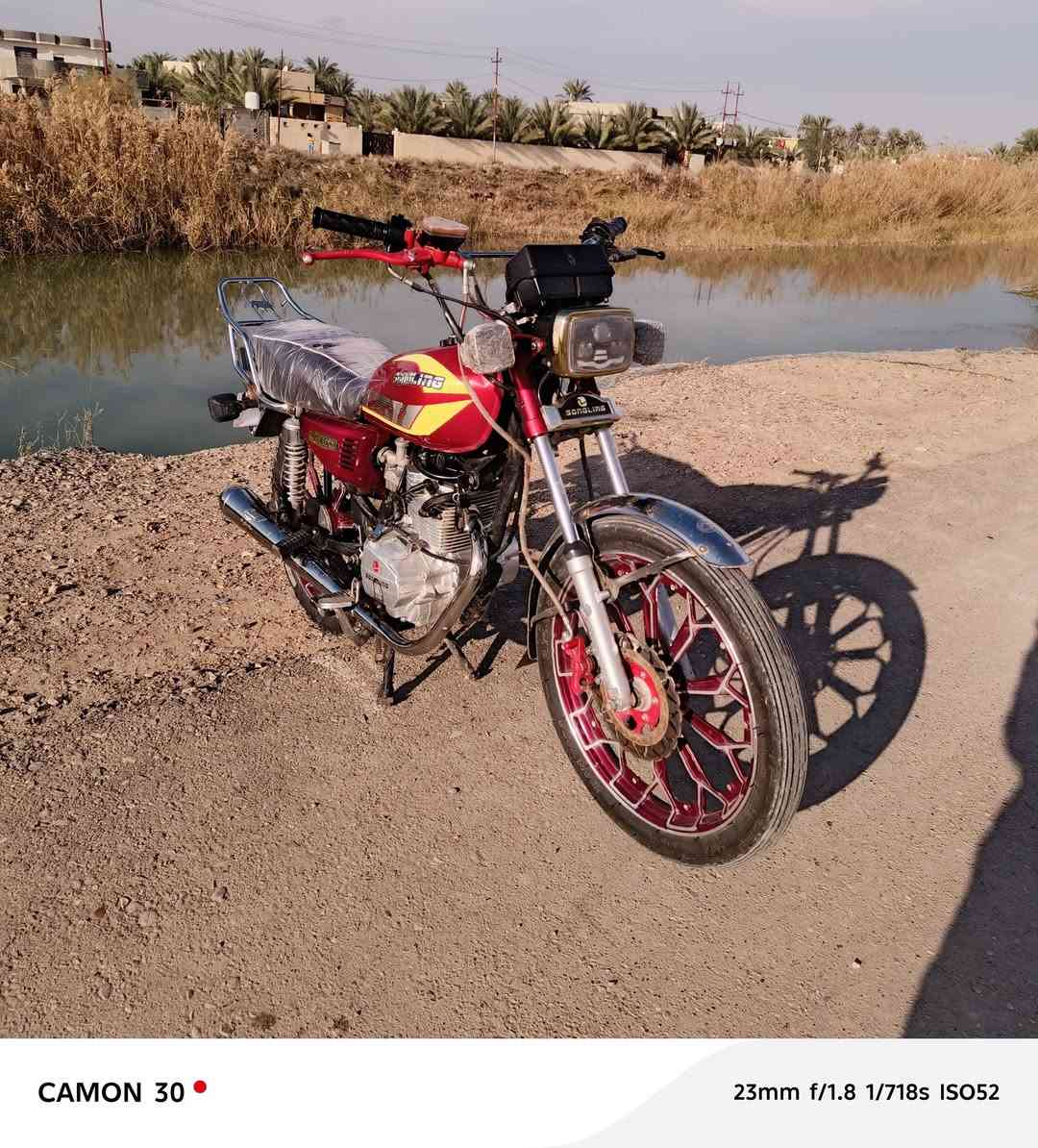 السلام عليكم
لبيع دراجه سيفان 24 دراجه حلوه مرتبه ماناقصهه شي 
خير من الله باتري جديد كهربائيات كامله 
مكاني ناحيه السلام سراجق 
سعر 550 وبيهه مجال 
رقم الهاتف ***********
