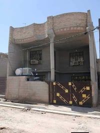 دار للبيع المساحة 200 متر  خدمات كهرباء ماء مجاري رصيف الشارع تبليط ال...