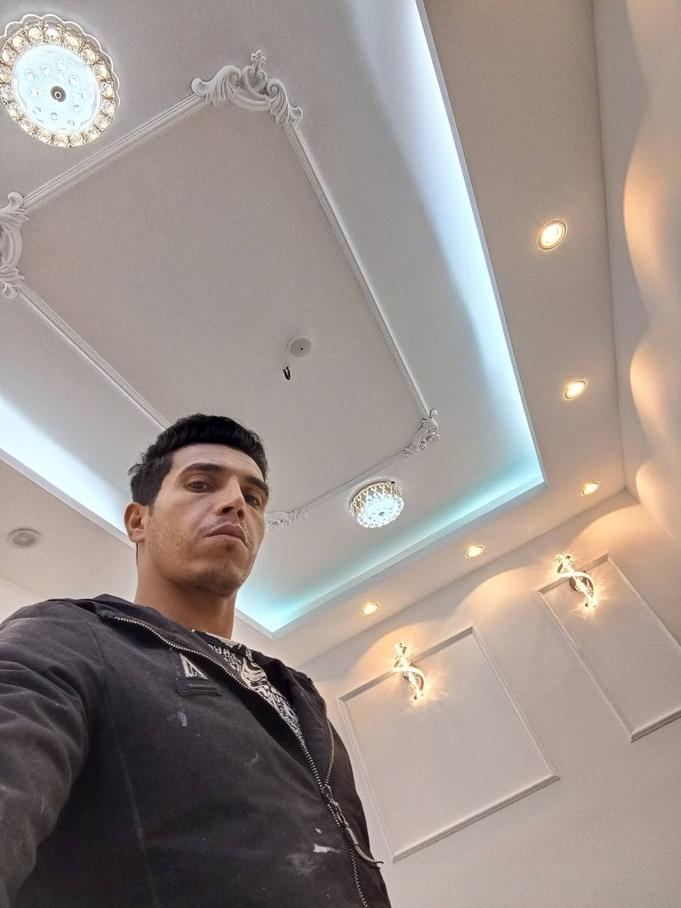السلام عليكم احبتي الكرام
نسعى لخدمتكم وعملنى مناسب لذواقكم
من اروع الديكورات الجبسن بورد وباسعار تنافسيه مع الضمان ولاستفسار اكثر الأتصال بألرقم 
*********** واتساب
