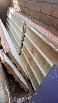 سندويج بنل للبيع 4 قطع الطول 3 متر  و 2 قطع الطول 6 متر 07717193888