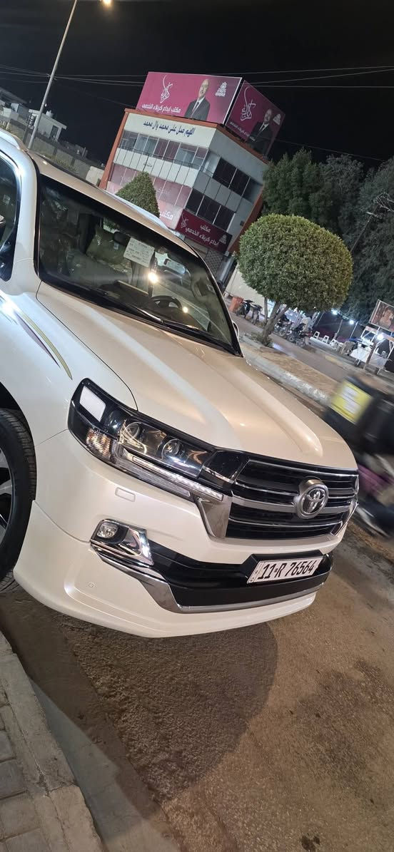 السلام عليكم
للبيع لاندكروز موديل 2019 بريم اصل  مكفول كفاله عامه  من صبغ وتبديل السياره جديدة بمعنى كلمة اللون ابيض صدفي رقم بغداد بسمي 

محرك 4000

V6

فول موصفات 1/1

بصمه تشغيل 

5 بصمه أبواب لمس 

تشغيل عن بعد 

فتحه سلايت

كشنات ثنين كهرباء 

كشنات جلد 

8ايرباك 

زراكات 

مري شفط 

DVD

مطفايه حريق 

جنطه شفط 

عداد لكزز 

ثلاث قطع تبريد 

حساس امامي 

حساس خلفي  

وباقي موصفات البريم معروفه 

ماشيه 71ألف حقيقي 

الاستفسار اتصل على الرقم
***********
‭ ‭
