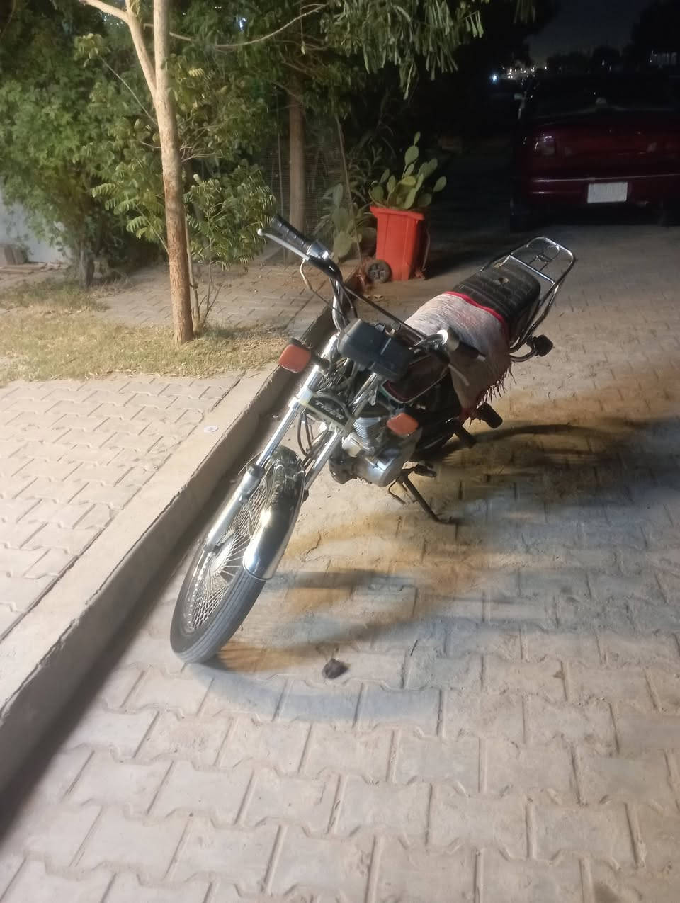 اربعه كير الفين 21 مكينه ما مفتوحه
كهربيات كله شغاله اوراق سكنر بابلايه  سعره450 وبيه جمال الطيبين  مكاني كوفه حي ميسان. ***********
