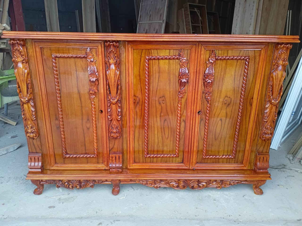 للبيع وتزكام جميع انواع وموديلات البوفيات والكناتير شغل درجه اولى داخل وخارج صاج طبيعي من بابين إلى سته باب
للاستفسار مراسله الصفحه
 *********** وتساب فقط
الموبايل ***********
العنوان كربلاء 
يوجد خدمه شد وتوصيل لكافه المحافظات
