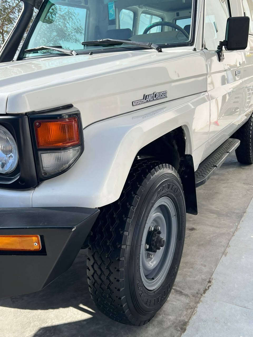 سلام عليكم لاندكروزشاصي محرك بلادي كاز ٦بستم بدون حادث موديل ٢٠٠٣سيارة جديده خالصه من كولشي *********** ك ***********كركوك
